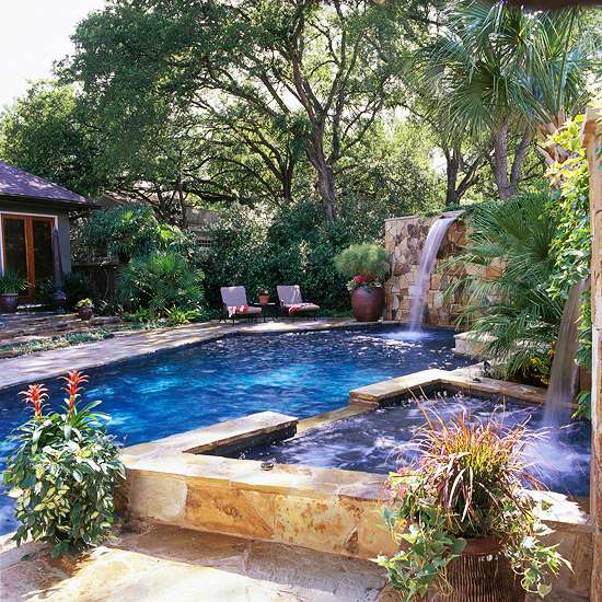 10 idéer för pool i trädgården vattenfall