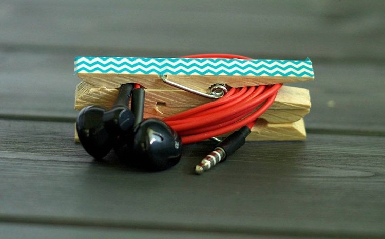 kreativa idéer för hem-klädnypor-olika-användning-hörlurs-kablar