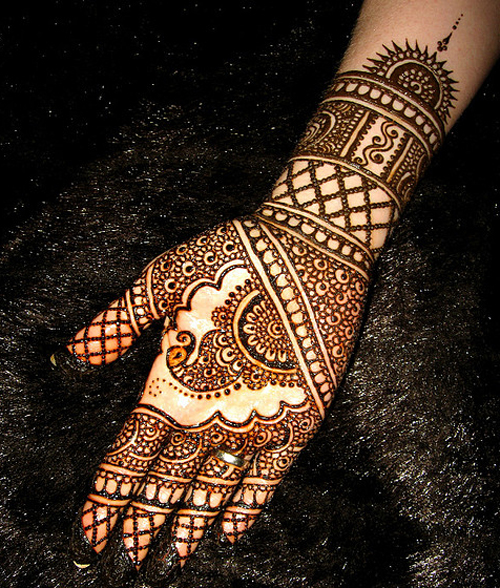 Palm ja käsi Mehndi Design Asha Savla