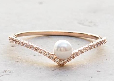 V- Pearl Ring