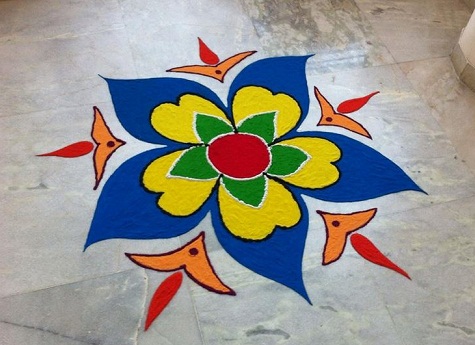 Απλός σχεδιασμός Rangoli με χρώματα