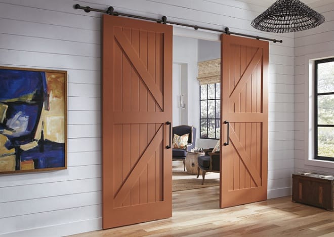 Συρόμενη ξύλινη πόρτα