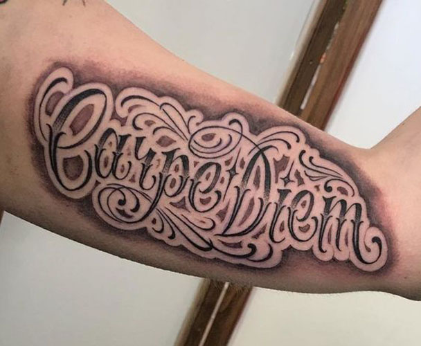Καλύτερα σχέδια τατουάζ με γράμματα 9