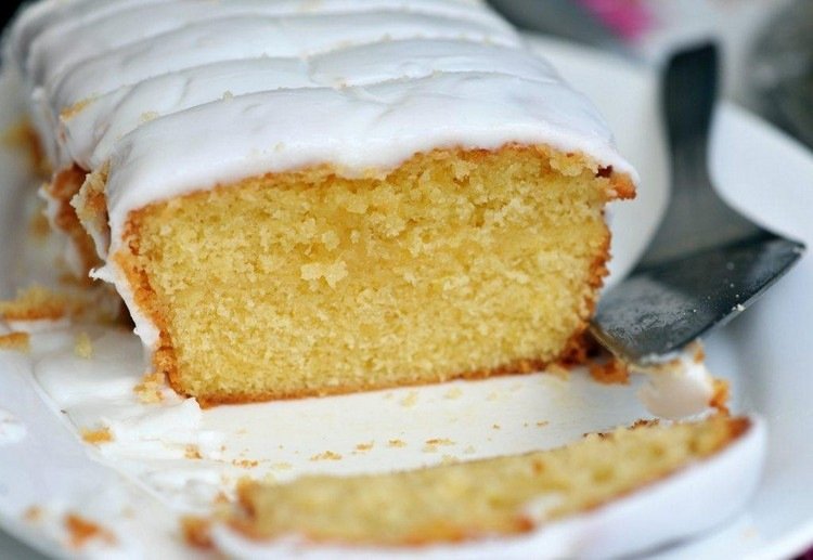 vegan-tårta-recept-citron-tårta-vit-glasyr-sommar