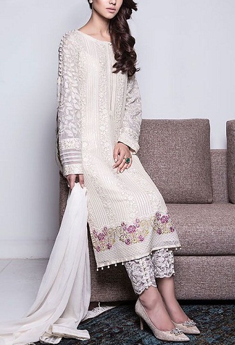 Hohtava valkoinen sifonki Salwar -puku