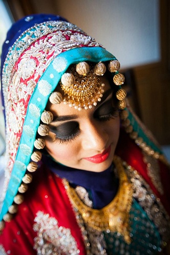 Γαμήλιο χιτζάμπ με σύνορα μπάλες Zari