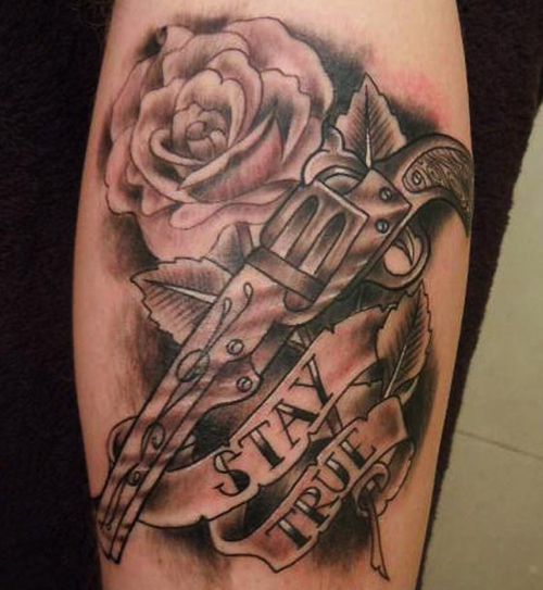 Guns and Roses Tattoo με λέξεις