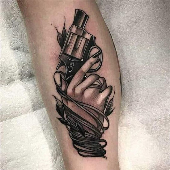 Καλύτερα σχέδια τατουάζ Gun με εικόνες 1