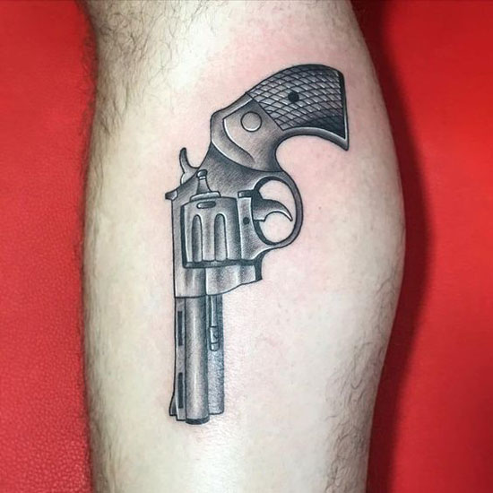 Καλύτερα σχέδια τατουάζ Gun με εικόνες 5