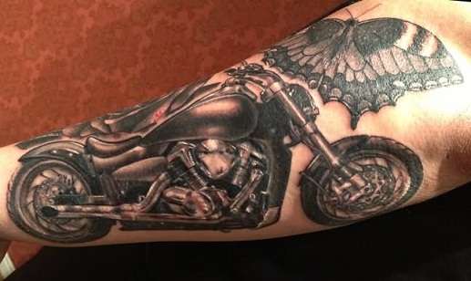 Hämmästyttävä moottoripyörän tatuointisuunnittelu