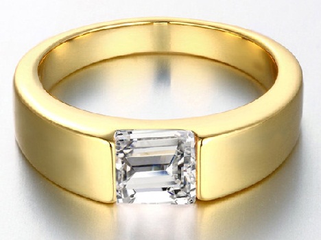 Keltainen kultainen sormus Solitaire -timantilla