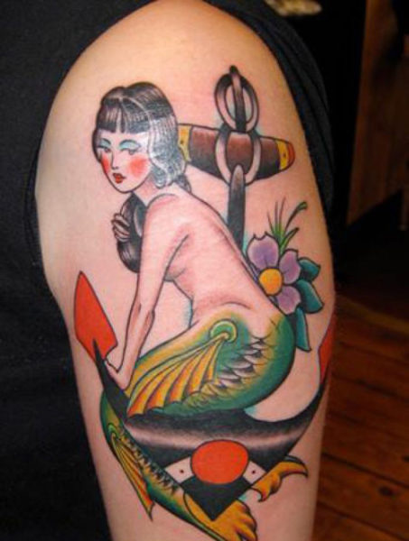 Japanilainen merenneito -tatuointi ankkurilla