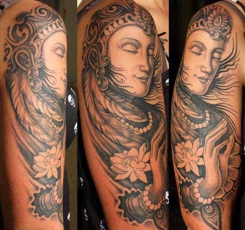 Μαύρο και άσπρο μανίκι τατουάζ του Βούδα