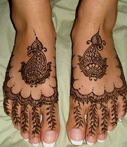 Yksinkertaiset jalka Mehndi -mallit