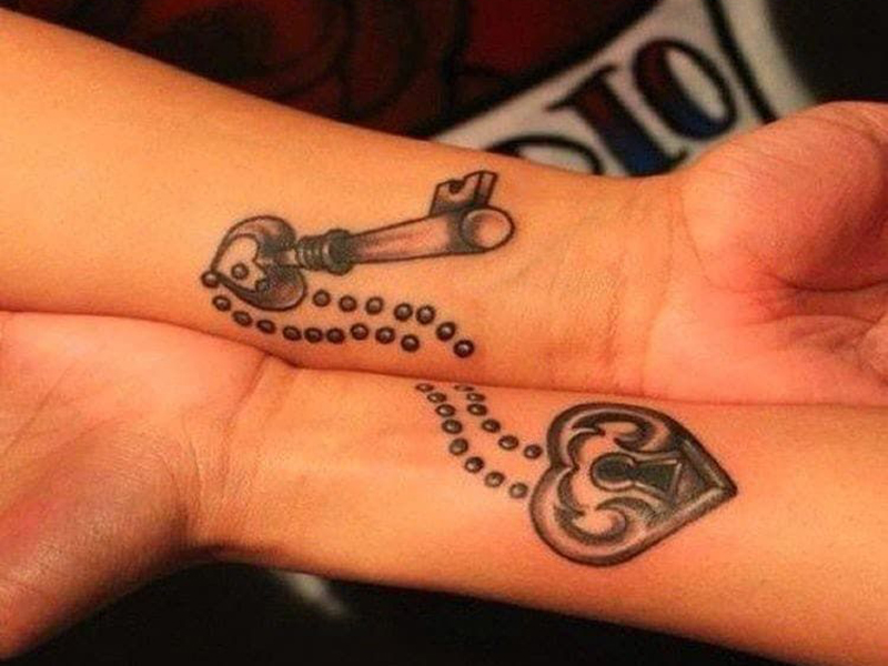 Κομψά σχέδια και εικόνες τατουάζ με κλειδί
