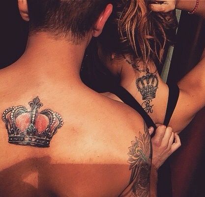 Kuninkaan ja kuningattaren yhdistävä tatuointi