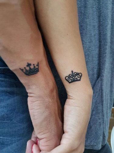 Kuninkaan ja kuningattaren tatuoinnit parhaille pareille 6