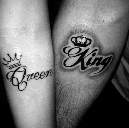 Kuninkaan ja kuningattaren kirjain N Crowns Tattoo