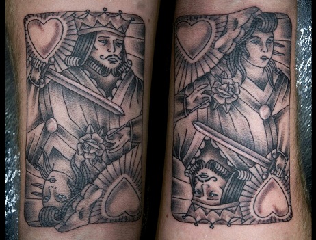Kuninkaan ja kuningatarparin tatuointisuunnittelu