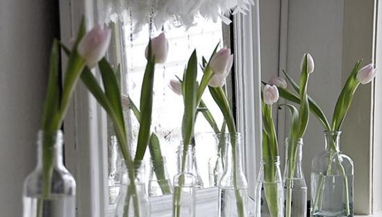 10 dekorationsidéer för våren i lägenheten bjuder in tulpanflaskor