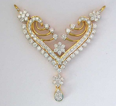 Χρυσό μενταγιόν Mangalsutra σε σχήμα καρδιάς με διαμάντι