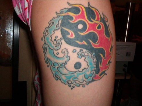 Σχέδιο τατουάζ Fire and Water Yin Yang.