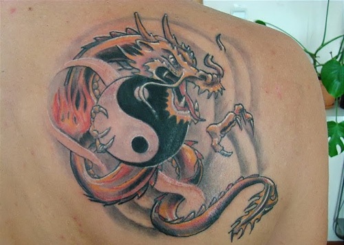 Σχέδιο τατουάζ Dragon Yin Yang