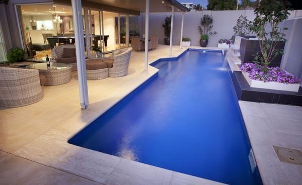 6-varv-hav-blå-pool-simning-design
