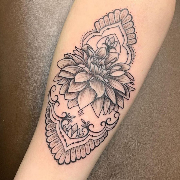 Τατουάζ Dahlia Mandala On The Arm