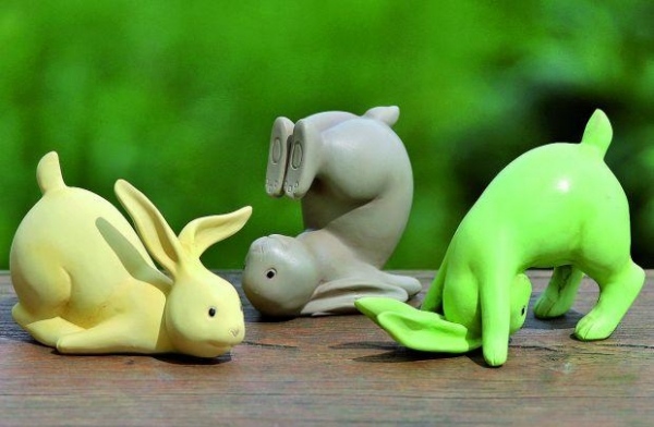 påskspel-idéer dekoration-påskfigurer kaniner