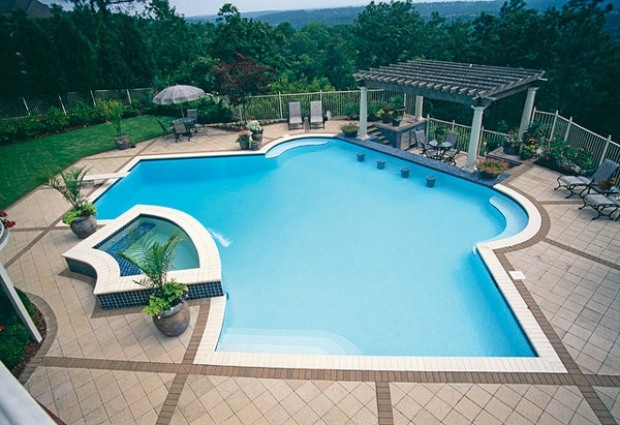 Utomhuspool-modern-terrakotta-terrass-SimningPoolPics