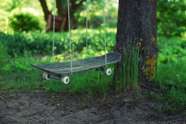 DIY trädgård swing skateboard roligt