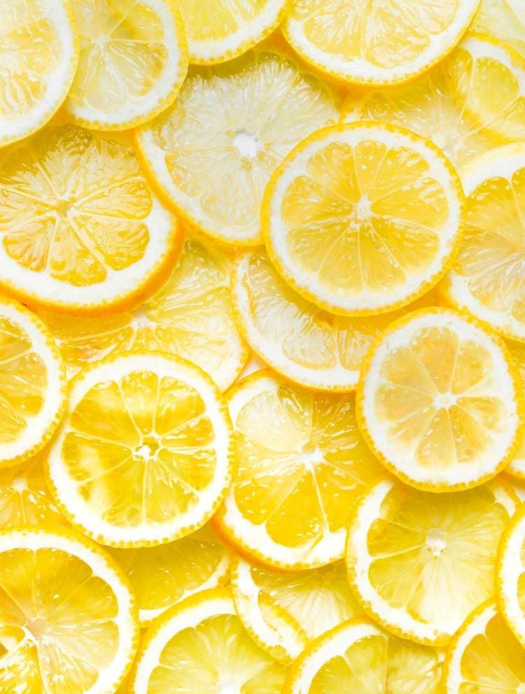 Snack på citron och andra citrusfrukter och drick dem som juice som aptitdämpande