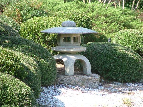 16 steg för japansk trädgårdsdesignpagod