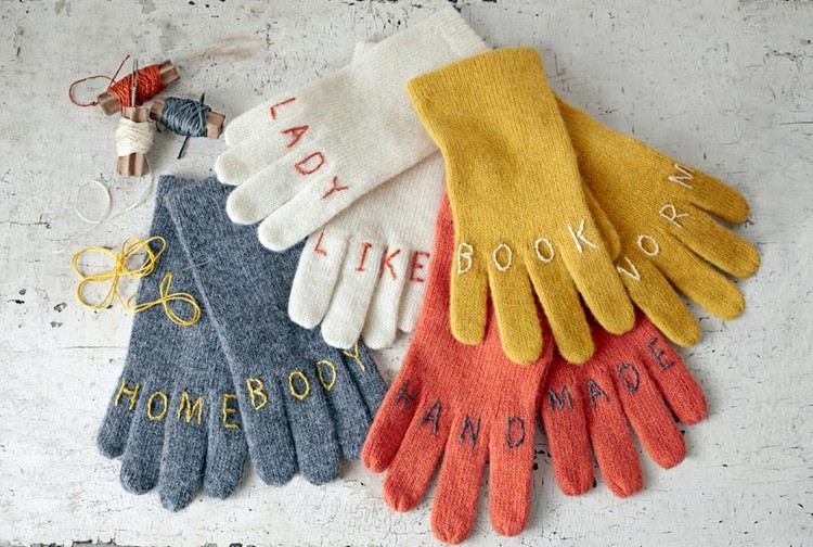 DIY-presenter-jul-handskar-brodera-namn-idéer