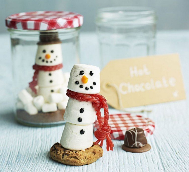 DIY-presenter till julsnöklotdrickande choklad-marshmallows