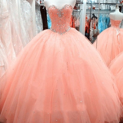 Νέο κομψό ροζ φόρεμα