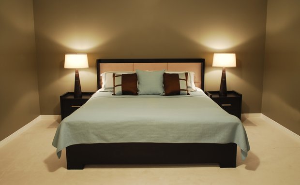 säng-stort-sovrum-idé-design