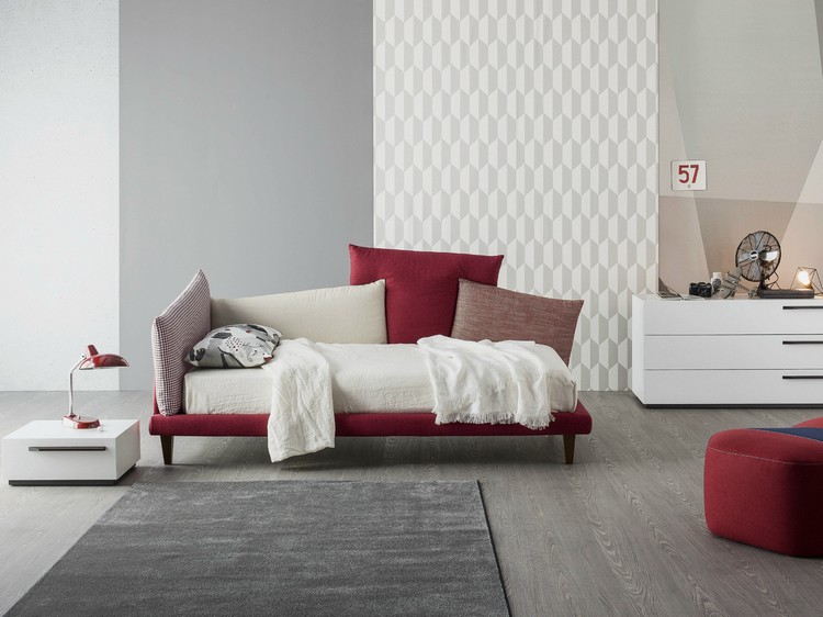 modern design-möbler-2015-enkelsäng-stoppad sänggavel-barnrum-PICABIA-Bonaldo
