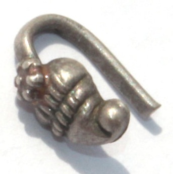 Käsintehty perinteinen Nostril Clipped Nenä Pin Design
