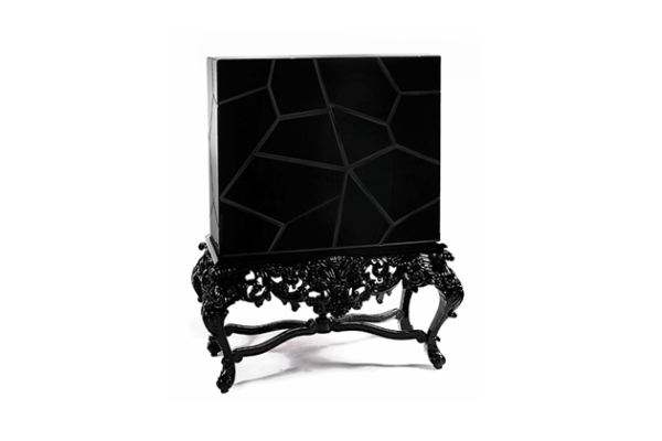 Handgjorda skåp svart elegant byrå design victoria barockben