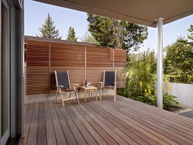 Tips sekretess skärm terrass trä lameller väggterrass