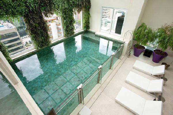 1-pool-in-house-white-chic-omgivningar