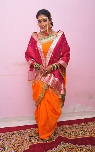 Ο παραδοσιακός γάμος Nauvari Saree