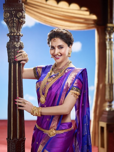 Το Bollywood Beauty Selective Nauvari Saree με μεγάλο περίγραμμα