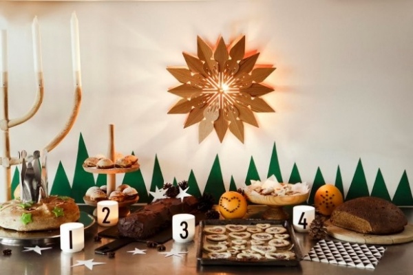 elegant-bröllop-deco-grönt-brunt-bord-vitt
