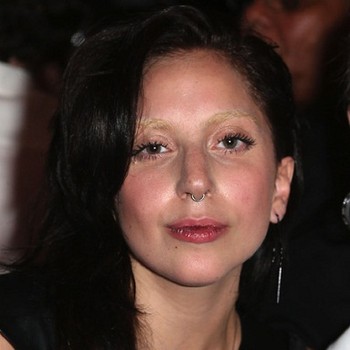Lady Gaga χωρίς μακιγιάζ 17