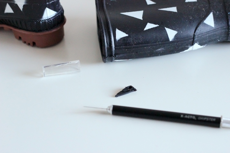 örter-bastelidden-barn-föräldrar-gummistövlar-diy-cut-out-sutter-kniv-svart-vitt-mönster
