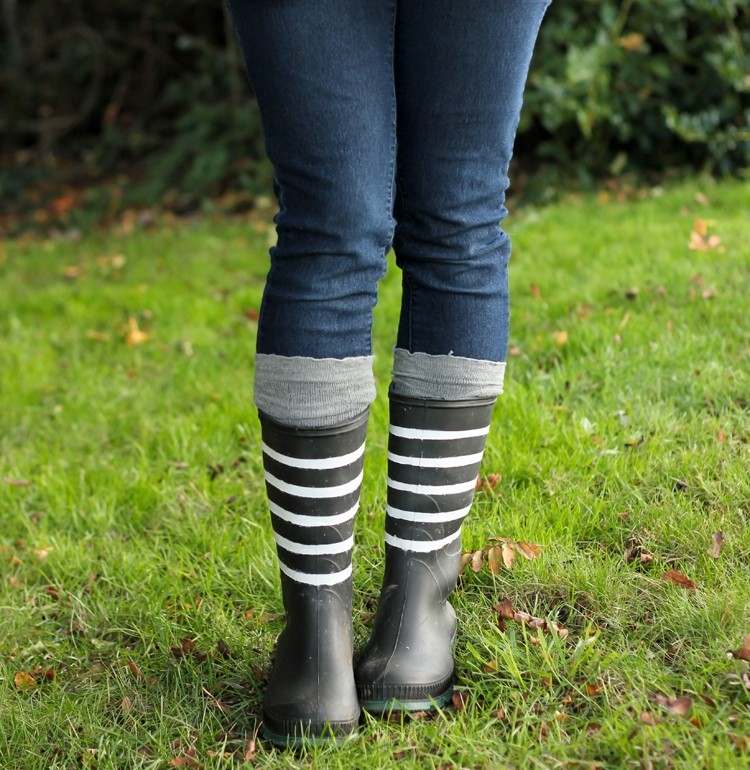 örter-bastelidden-barn-föräldrar-gummistövlar-diy-svart-vita-ränder-mamma