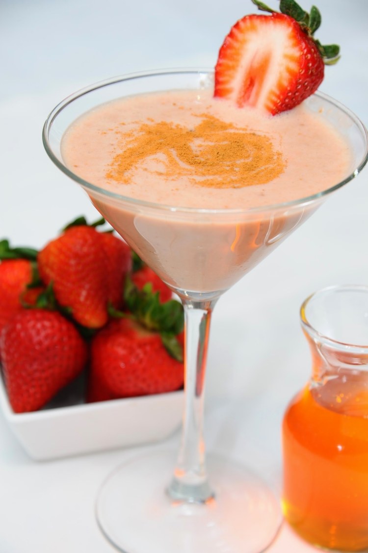 Jardin-de-Fraises-alkoholfri-cocktail-jordgubbar-kefir-kanel